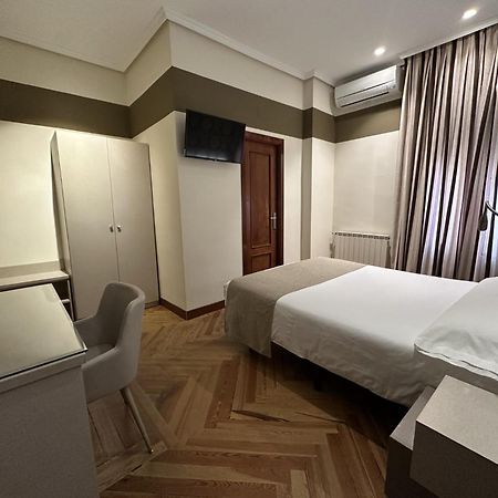Hostal Atocha Almudena Martin Madrid Extérieur photo