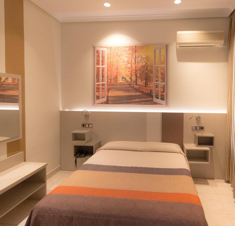 Hostal Atocha Almudena Martin Madrid Extérieur photo