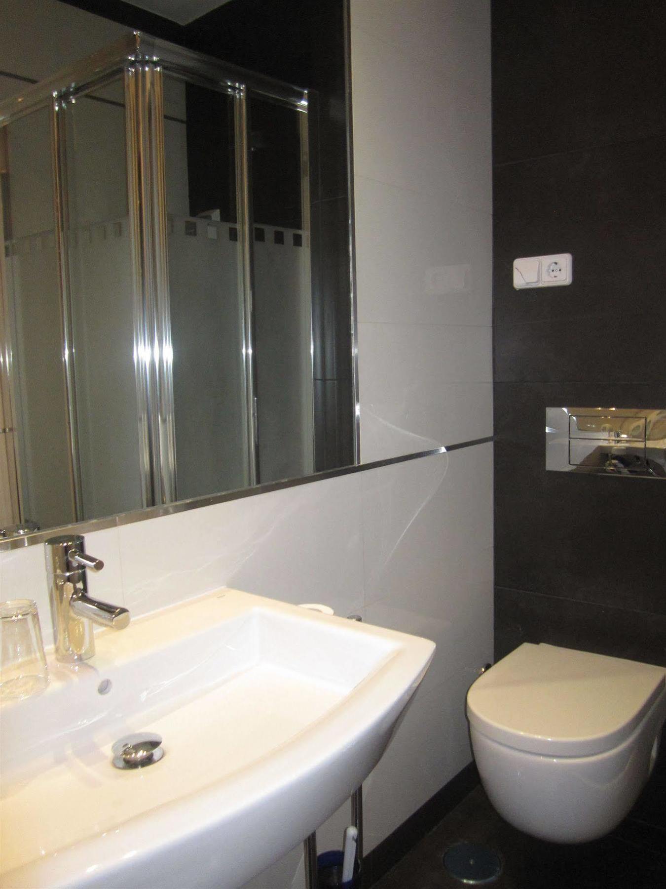Hostal Atocha Almudena Martin Madrid Extérieur photo